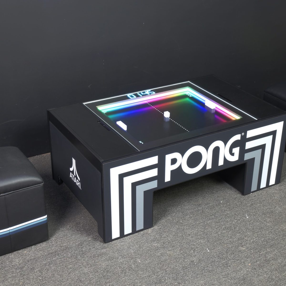 Atari PONG Real motion coffee table with Atari stools